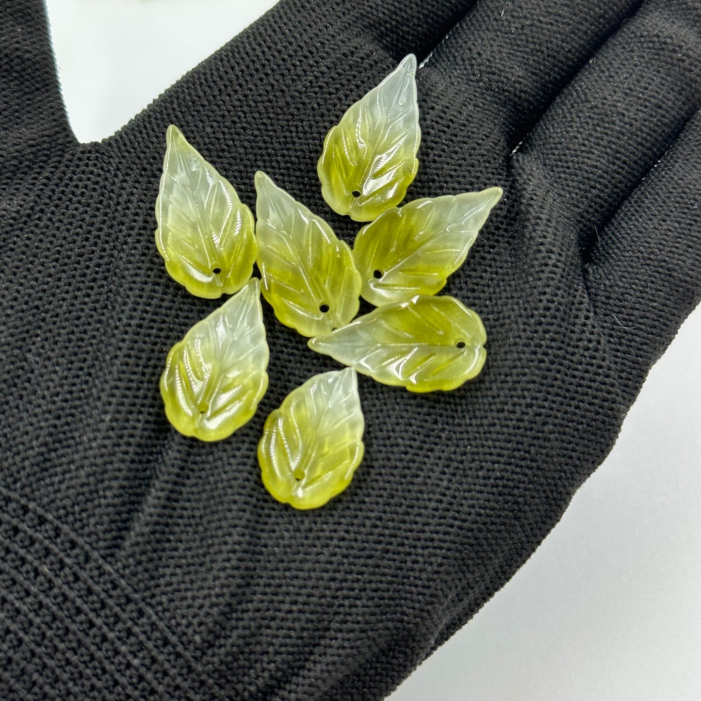 20pcs Olive Green Glass Leaf Beads