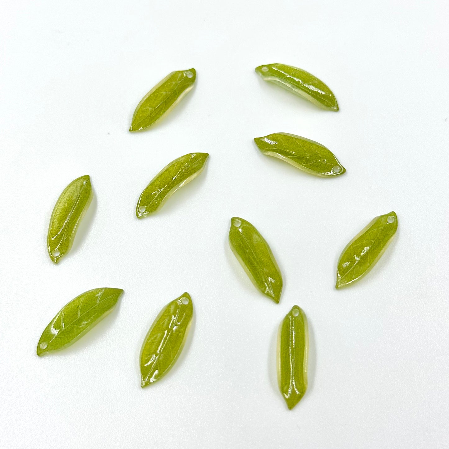 5pcs Shrink Plastic Leaf Beads