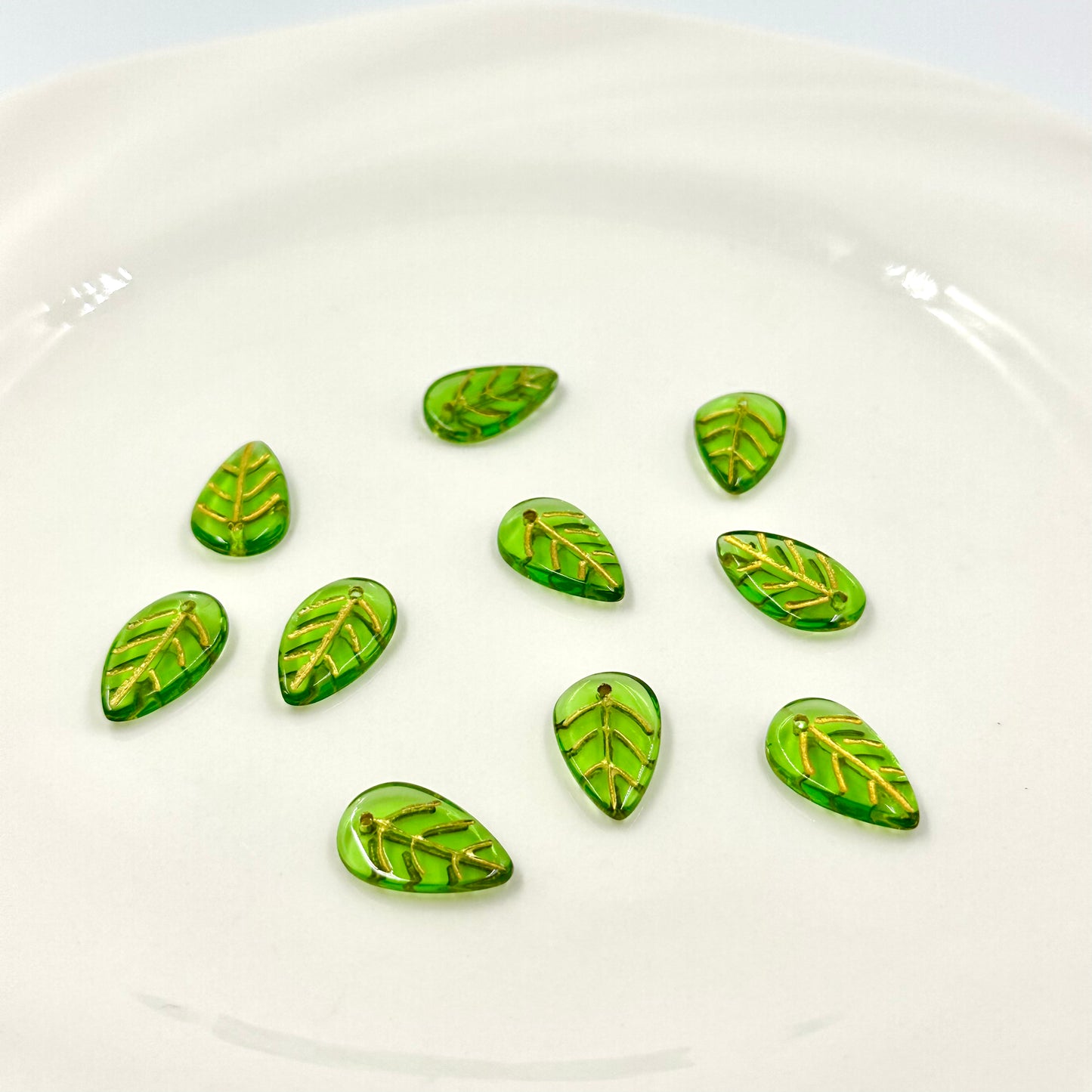 10pcs Green Leaf Beads with Gold vein