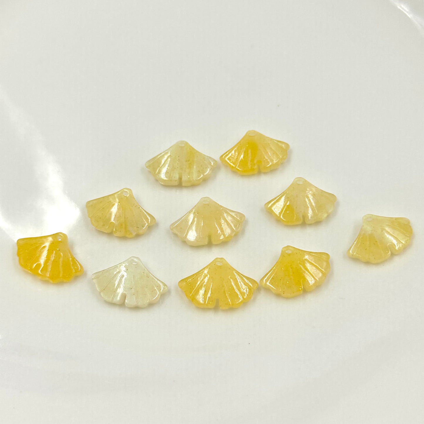 5pcs Ginkgo Leaf Acrylic Beads