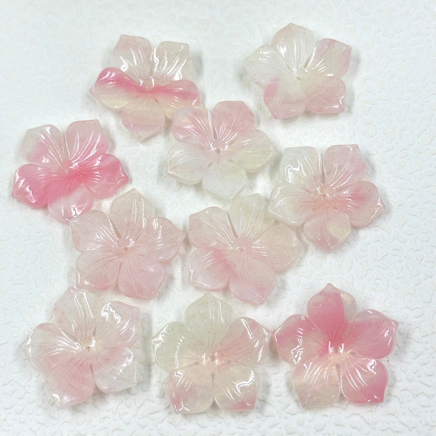 5Pcs Acrylic Flower Beads