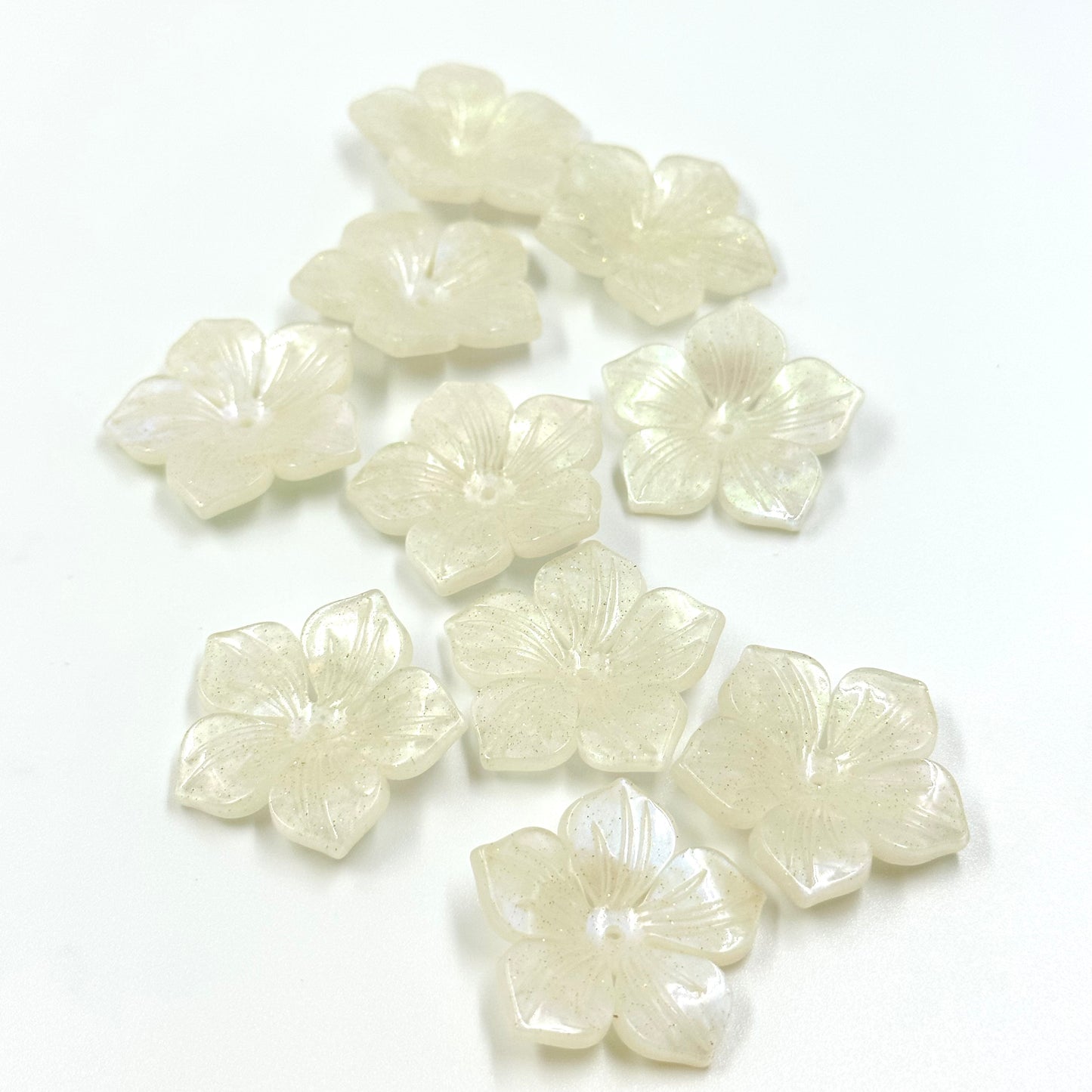 5Pcs Acrylic Flower Beads