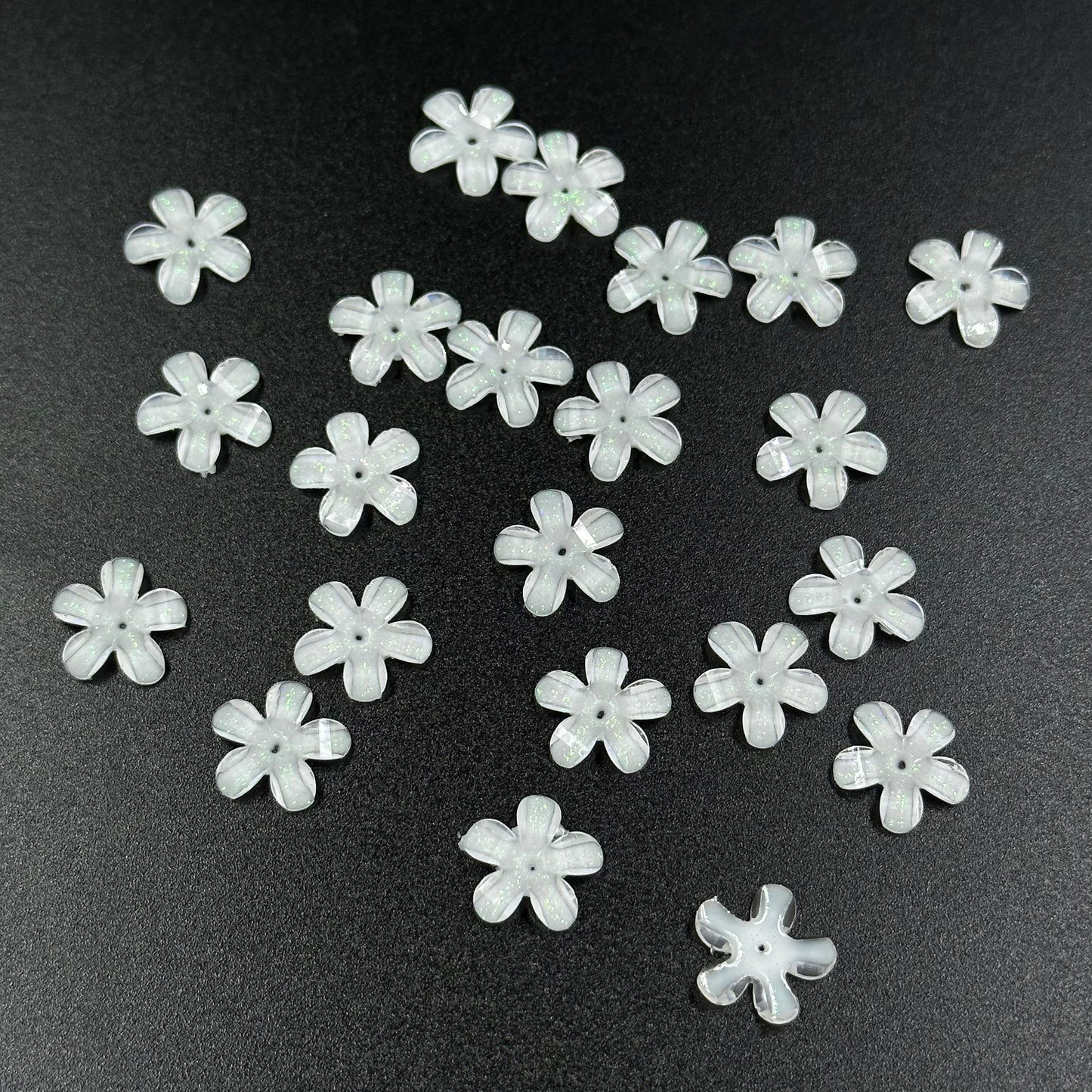 10pcs Tiny Flower Beads