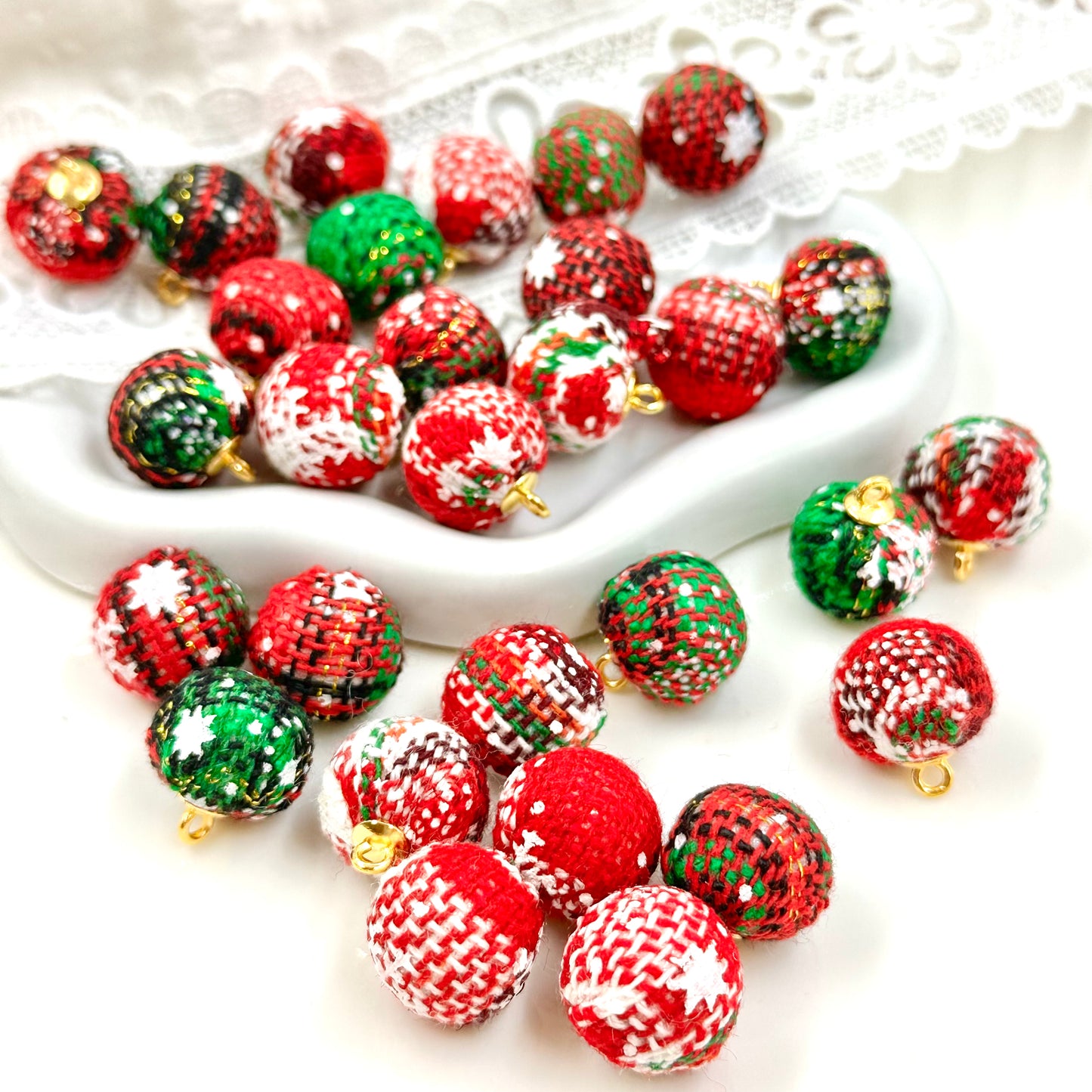 10Pcs Christmas Fabric-Wrapped Bead