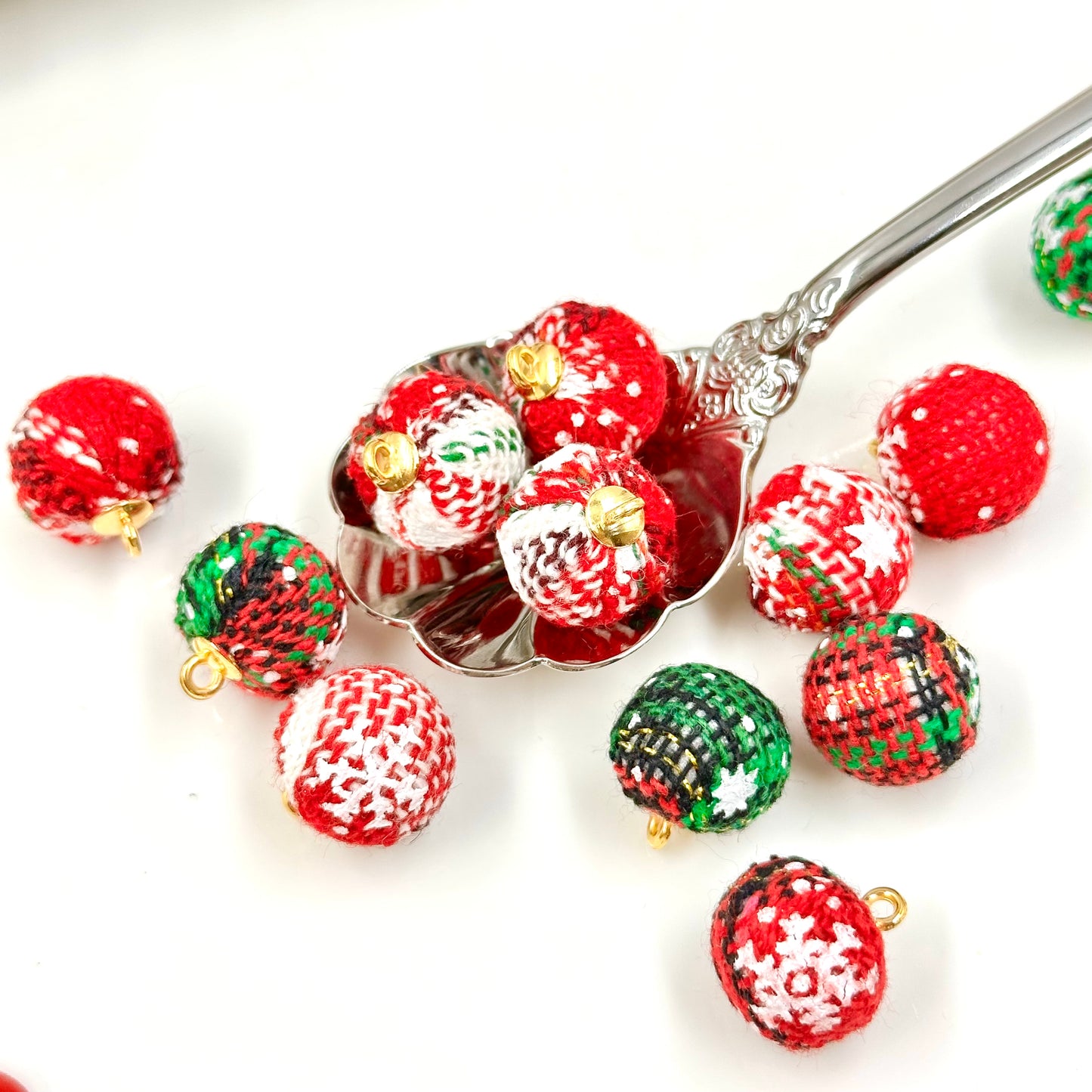 10Pcs Christmas Fabric-Wrapped Bead