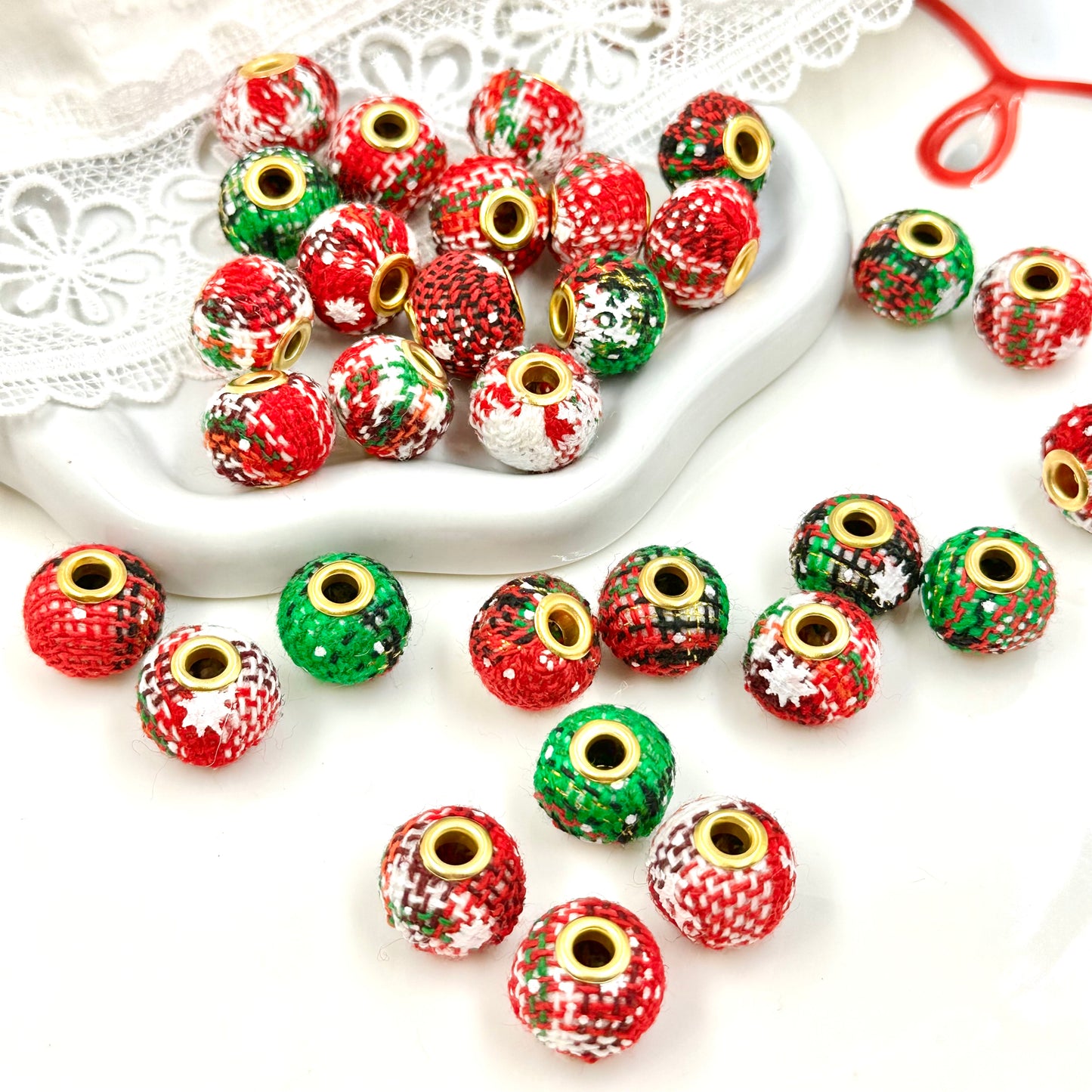 10Pcs Christmas Fabric-Wrapped Bead