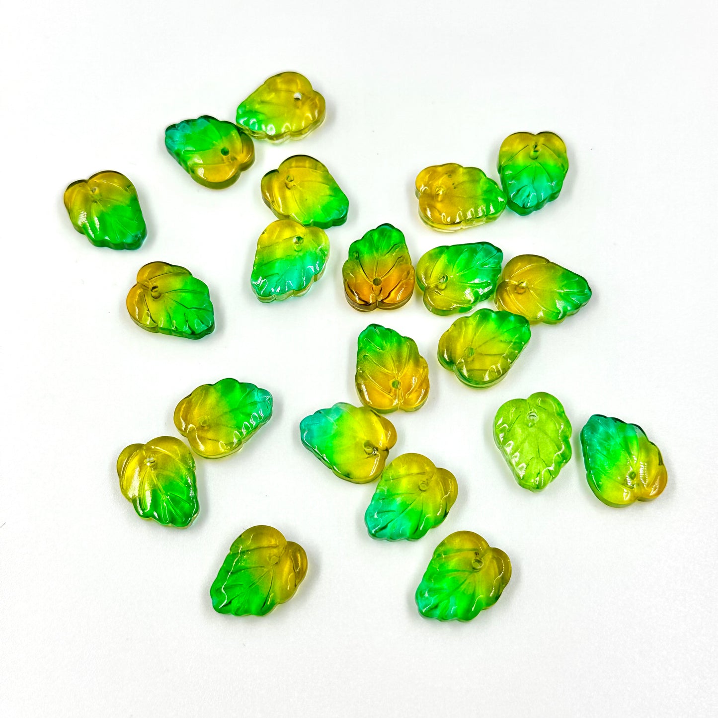 10Pcs Gradient Flat Leaf Glass Bead