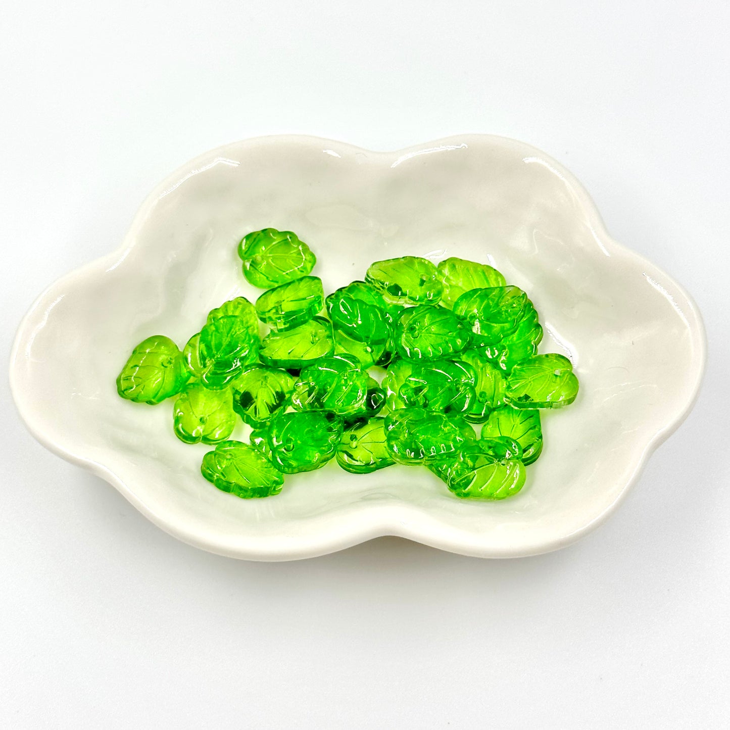 10Pcs Small Green Leaf Glass Beads